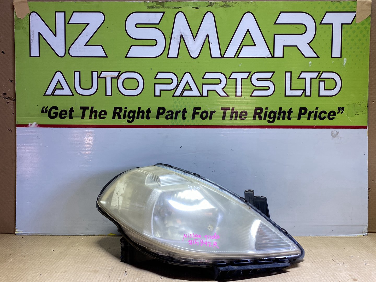 2007 Nissan Tiida C11 - Right Headlight PN: P4278