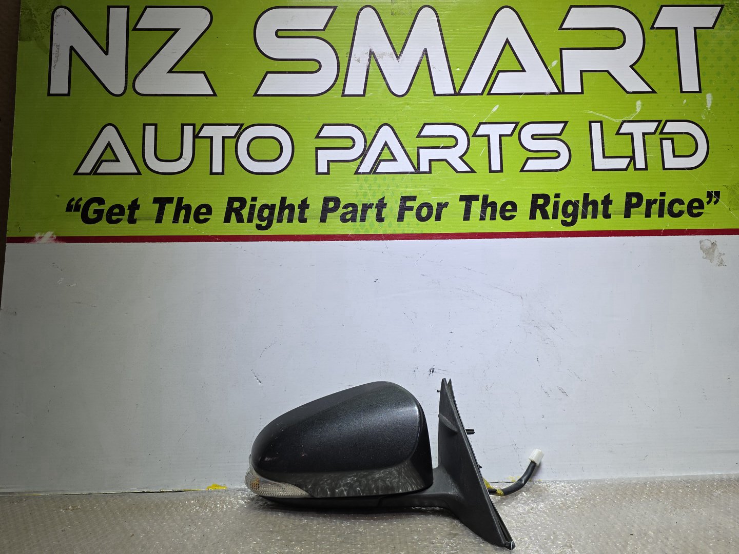 2012 Used Toyota Aurion- Right Door Mirror PN: 5 wires