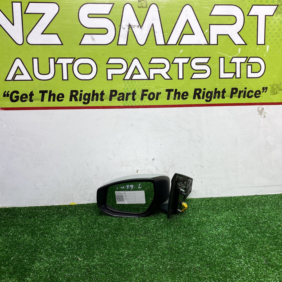 2015 Nissan Pulsar - Left Door Mirror PN: 5 Wires