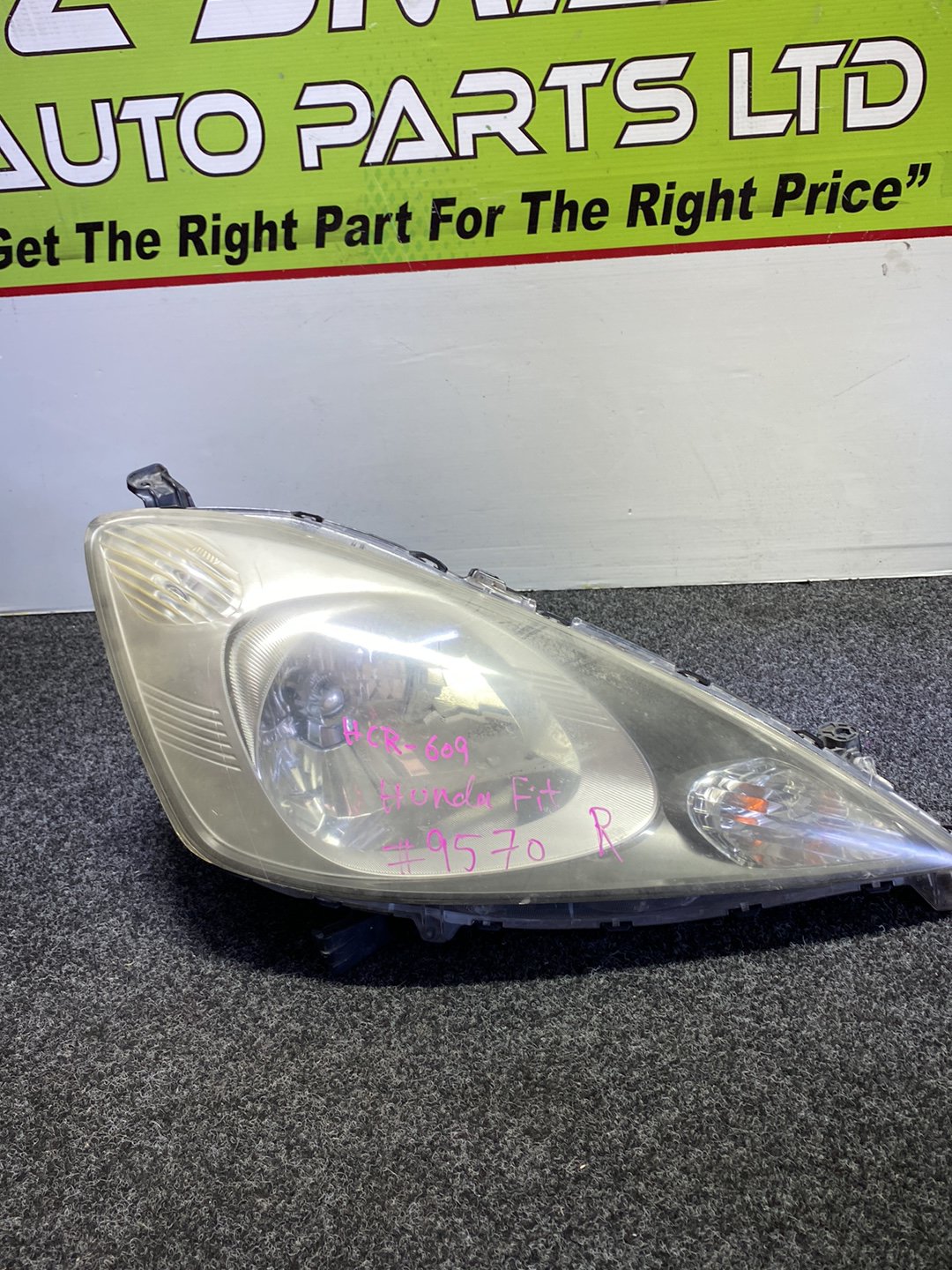 2008 Honda Fit - Right Headlight HID PN: hcr-609