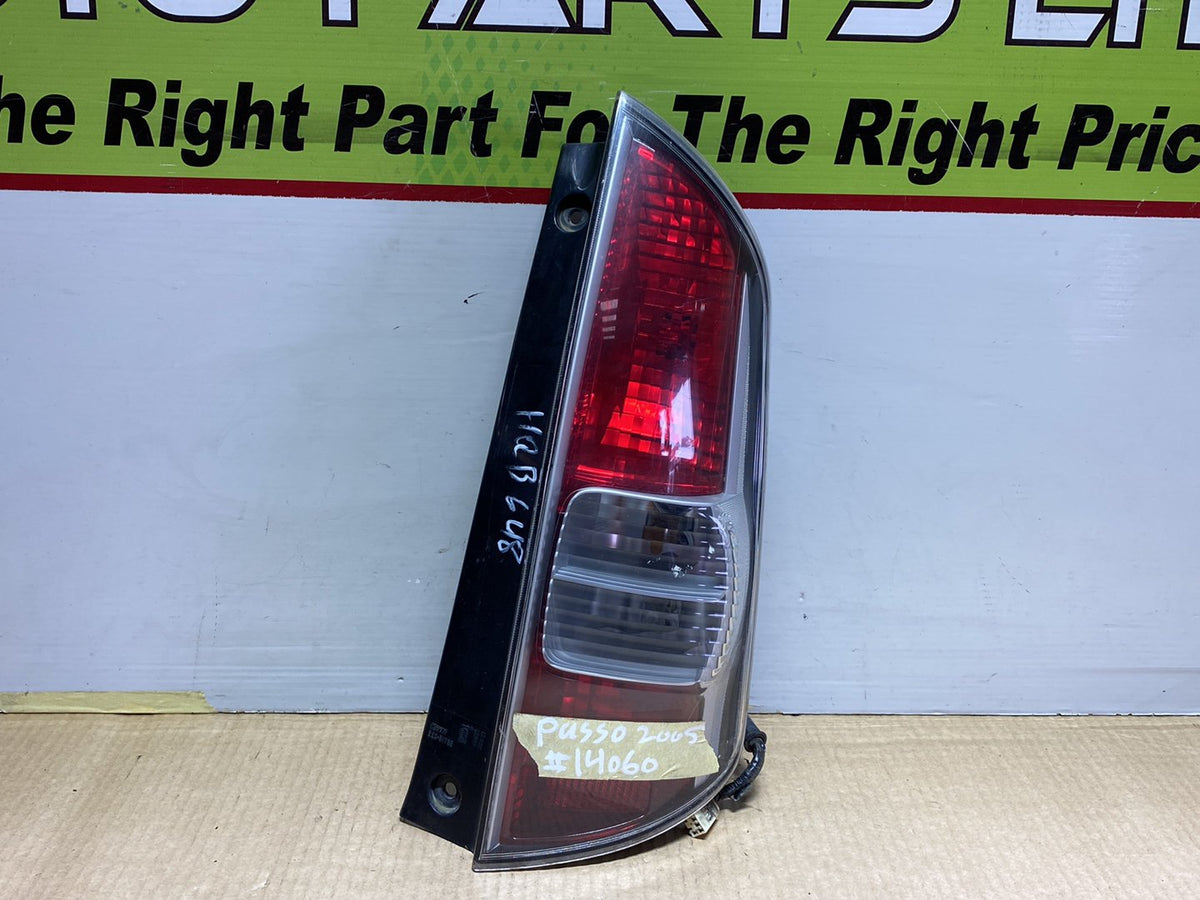 2005 Used Toyota Passo KGC10 - Right Taillight PN: Koito 220-51762