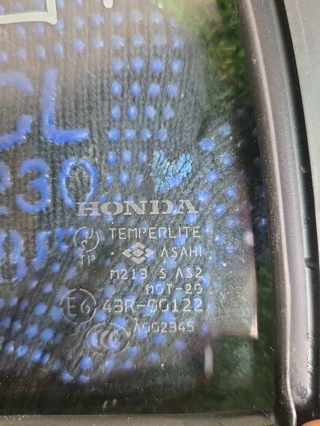 2004 Honda Civic - Right Rear Quarter Door Glass PN: M213