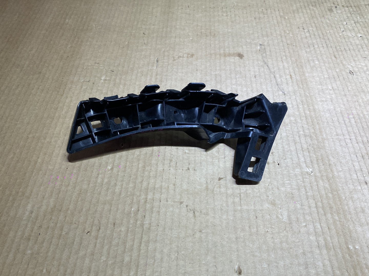 2016 SsangYong Korando - Left Front Bumper Retainer