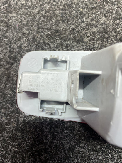 2007 Mitsubishi Outlander - Left Rear Bumper Light