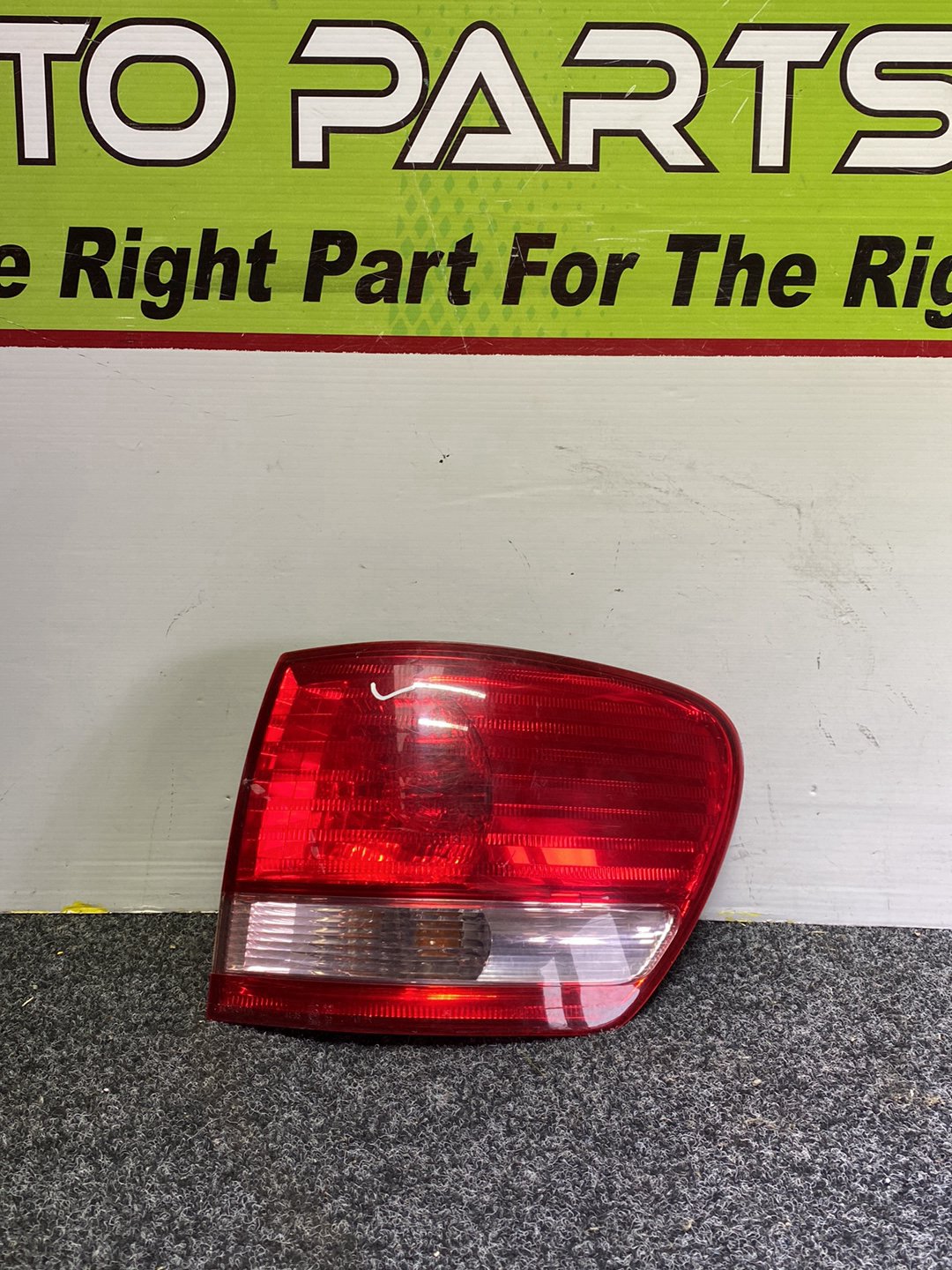 2006 Toyota Ipsum - Right Taillight PN: KOITO 44-35