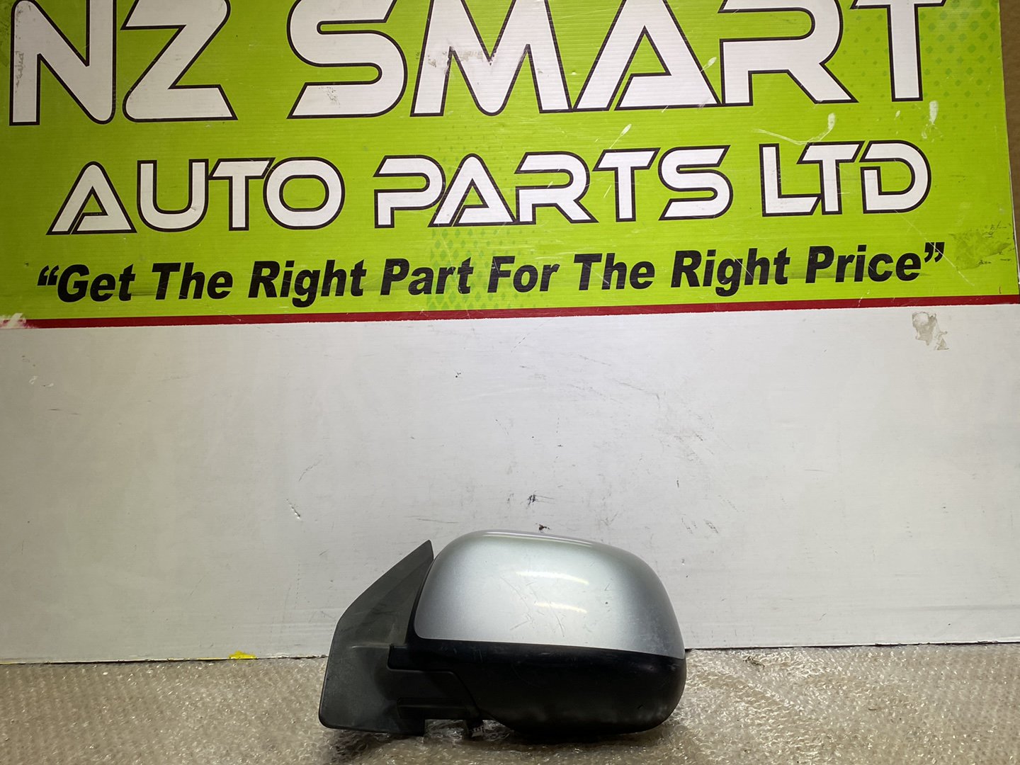 2007 Mitsubishi Outlander- Left Door Mirror PN: 7 wires
