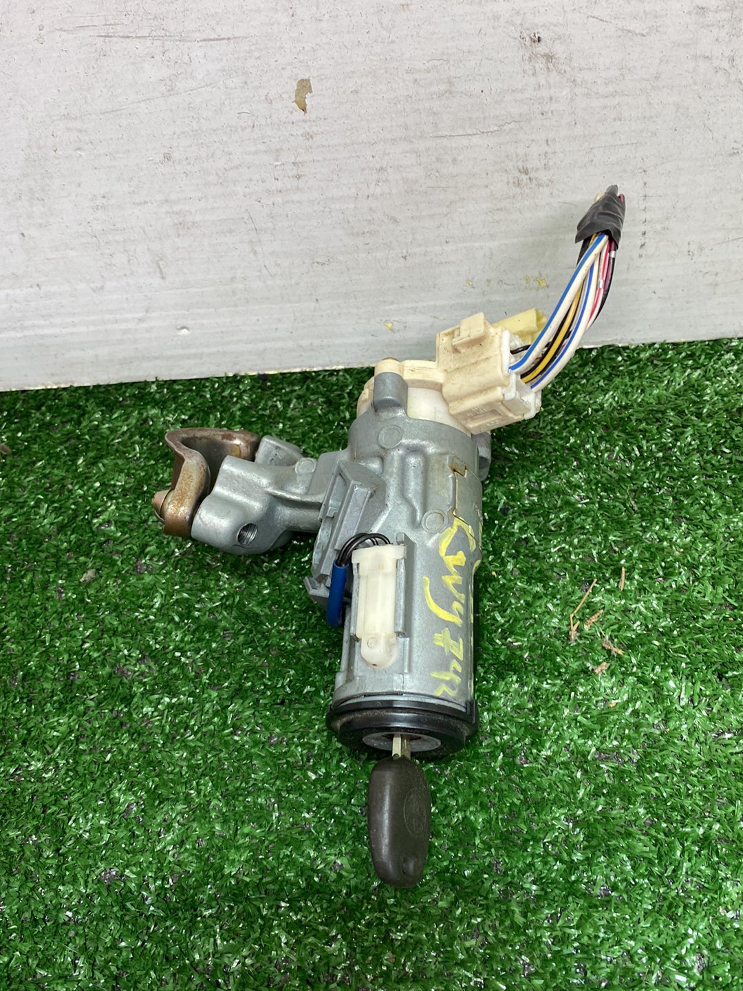 2005 Used Toyota Yaris - Ignition With Key PN: 45020-52-1