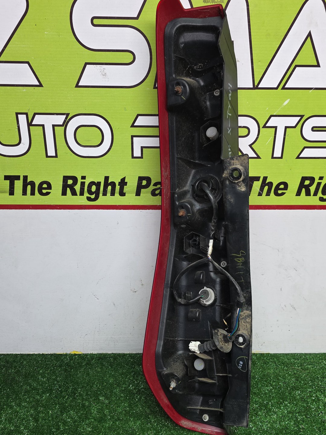 2011 Nissan X-Trail - Right Taillight PN: 220-23380