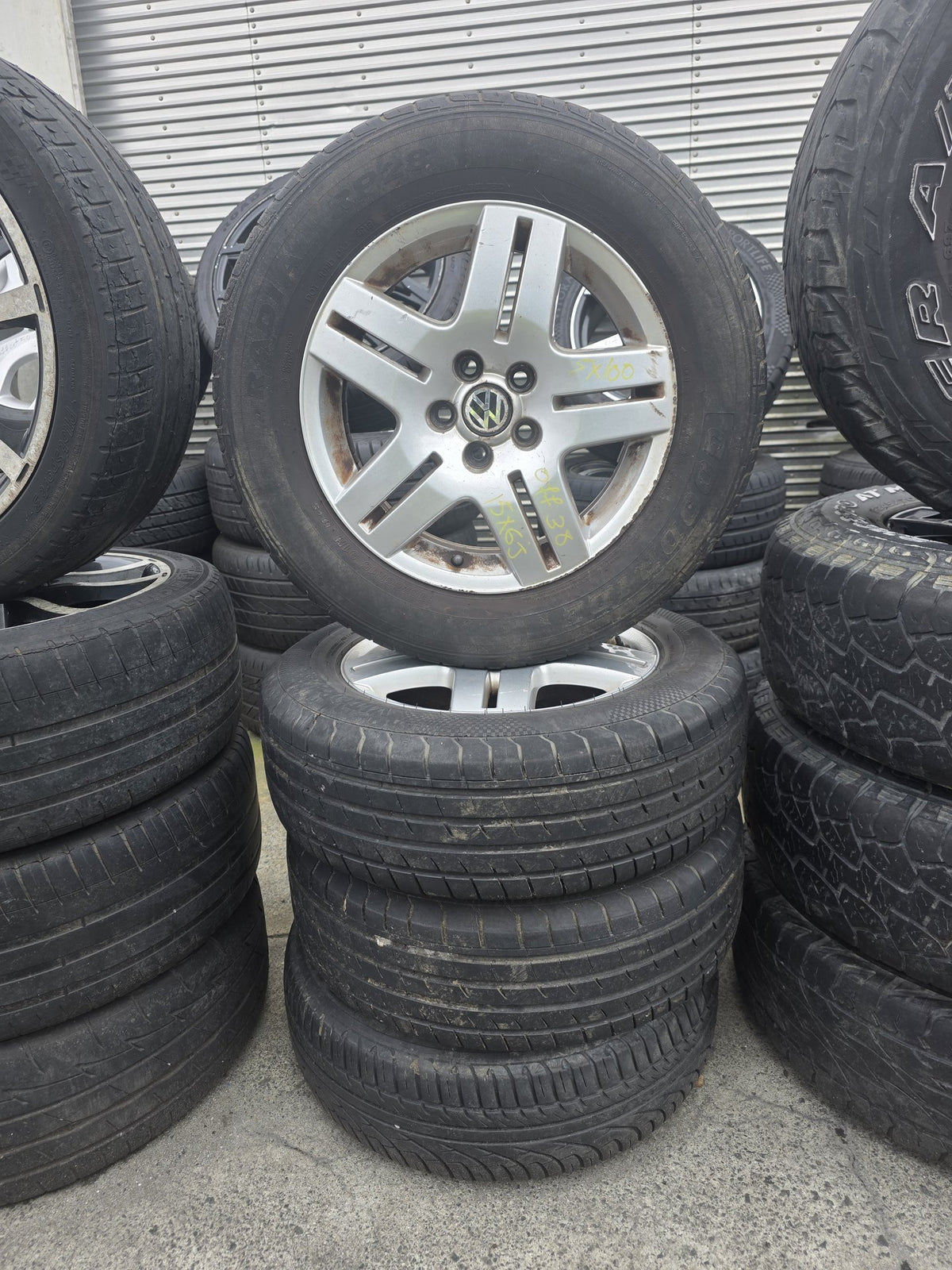 Volkswagen - Mag Wheel Set 5x100 Stud Pattern/ Wheel Size: 15x6 J/ Offset: 38