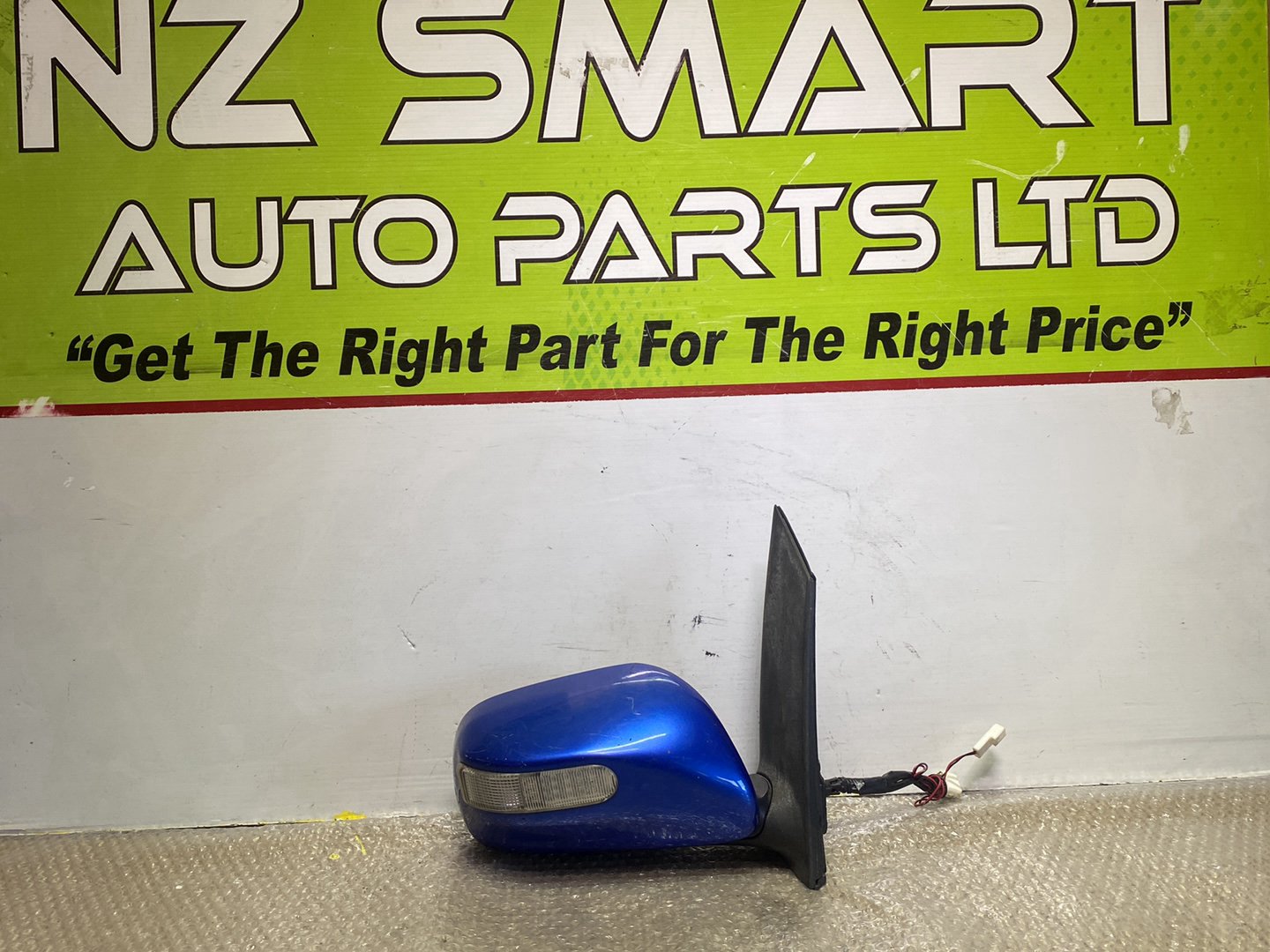 2007 Used Toyota Wish- Right Door Mirror PN: 2 plugs 7 wires