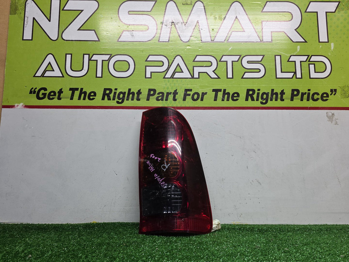 2005 Used Toyota Hilux - Right Taillight PN: See all the photos