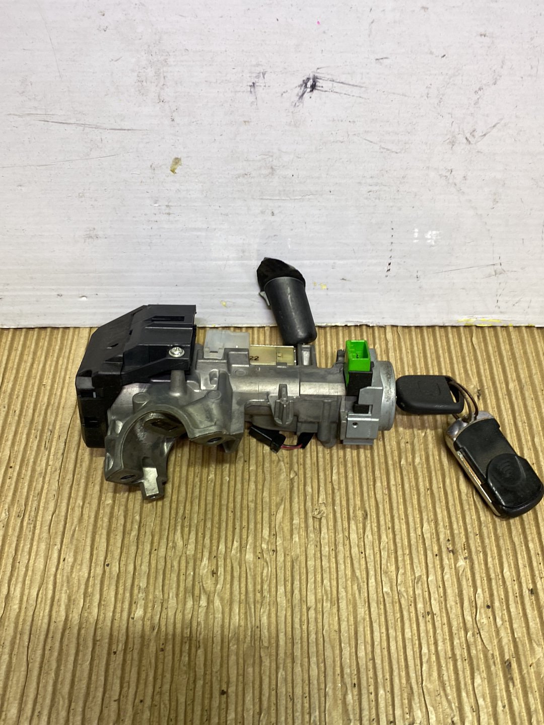 2008 Nissan Dualis KJ10- Ignition Barrel PN: see photos