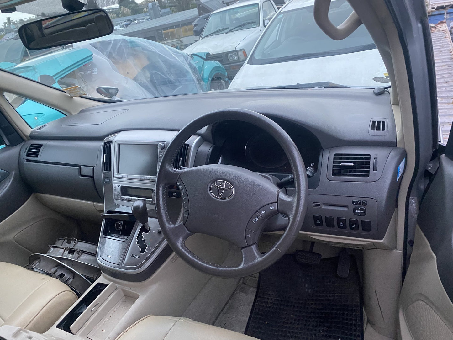 2007 Toyota Alphard  Dismantling For Parts