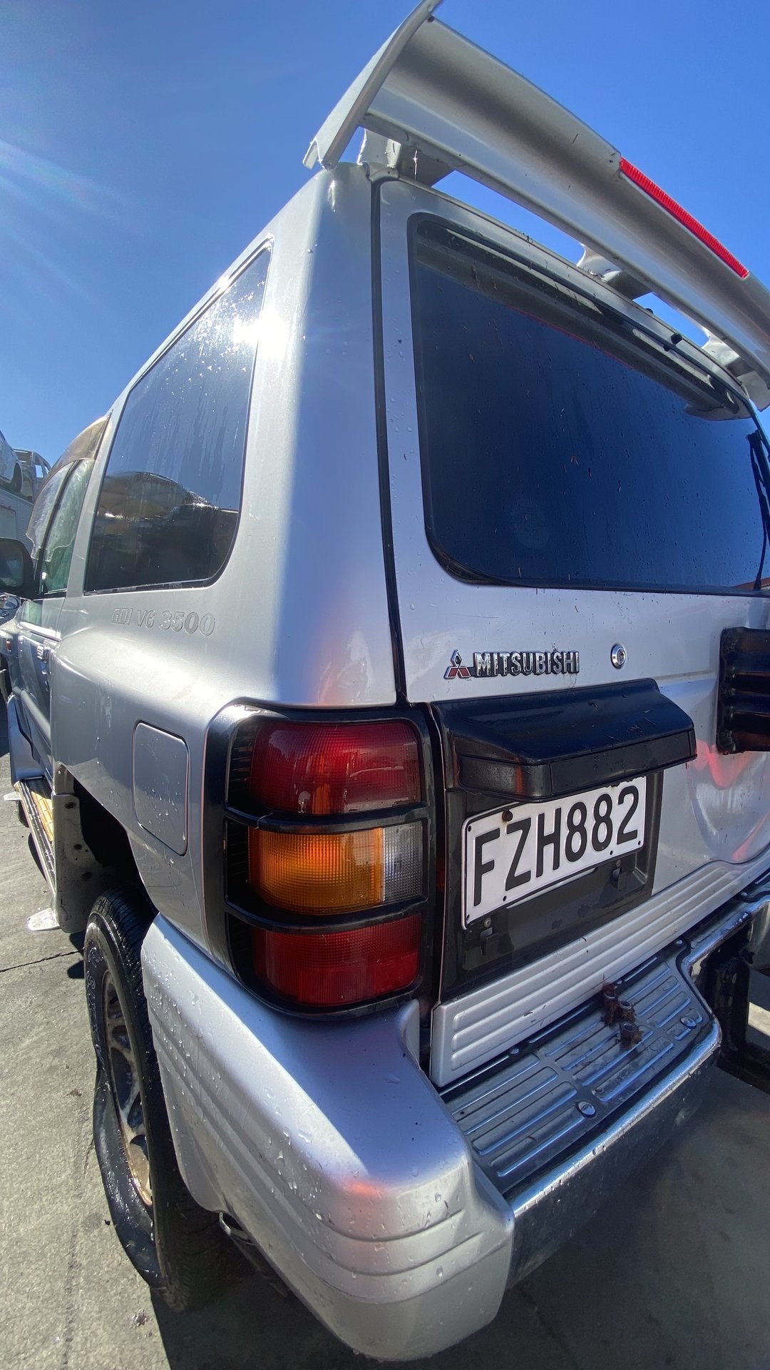 1997 Mitsubishi Pajero V25      Dismantling For Parts