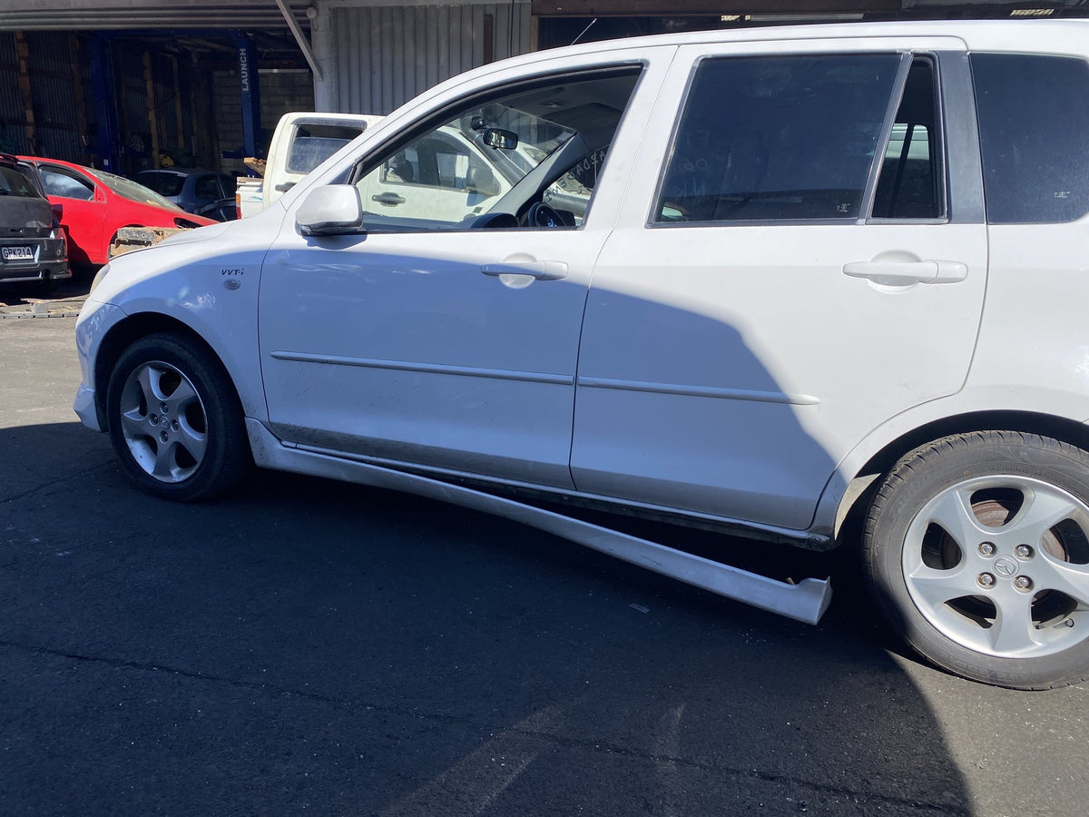 2003 Mazda Demio DY5W  Dismantling For Parts