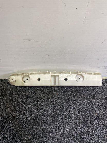 2011 Nissan Juke YF15 - Left Rear Bumper Retainer