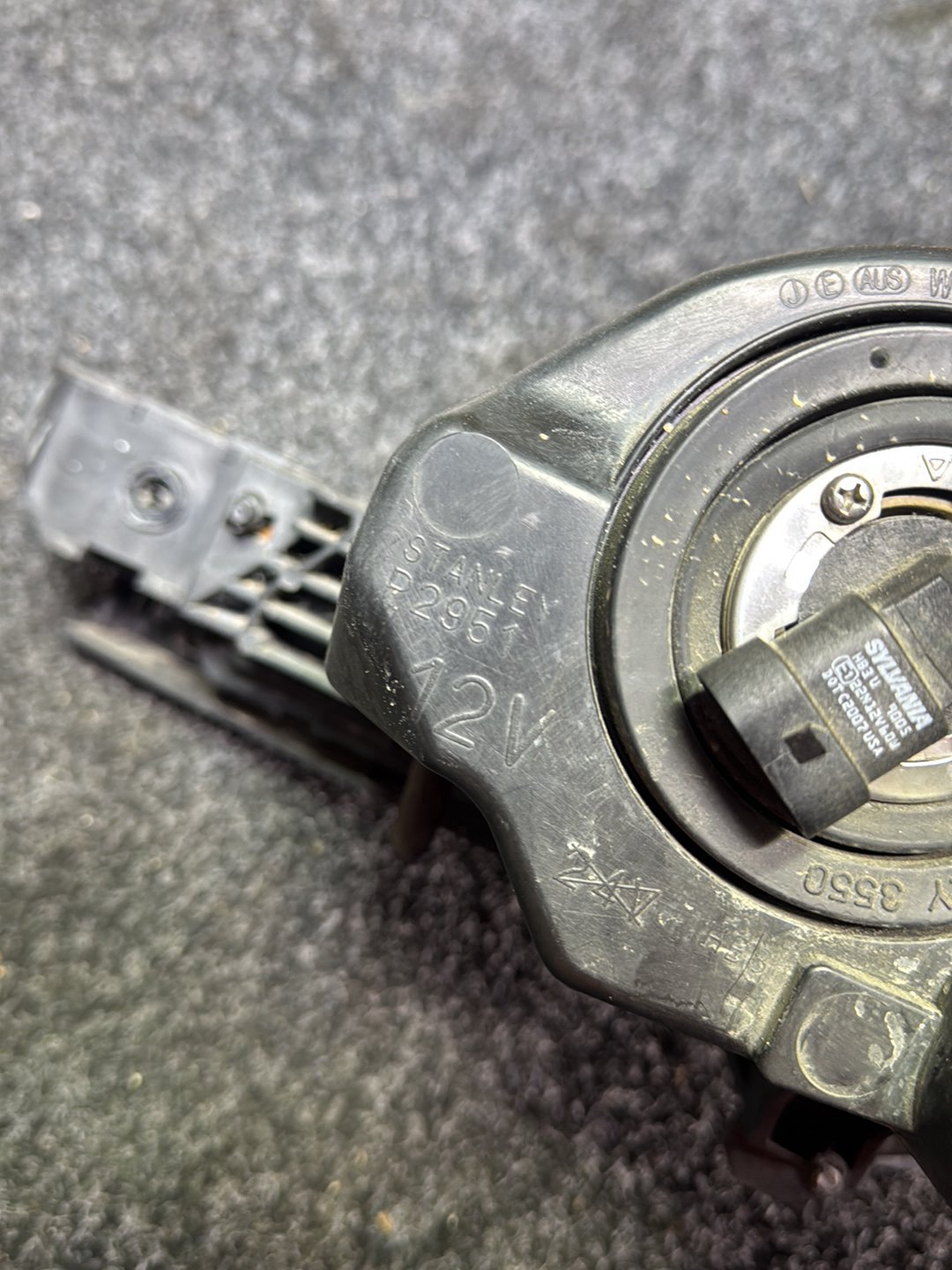 2006 Mazda Axela- Right Headlight PN: STANLEY P2951