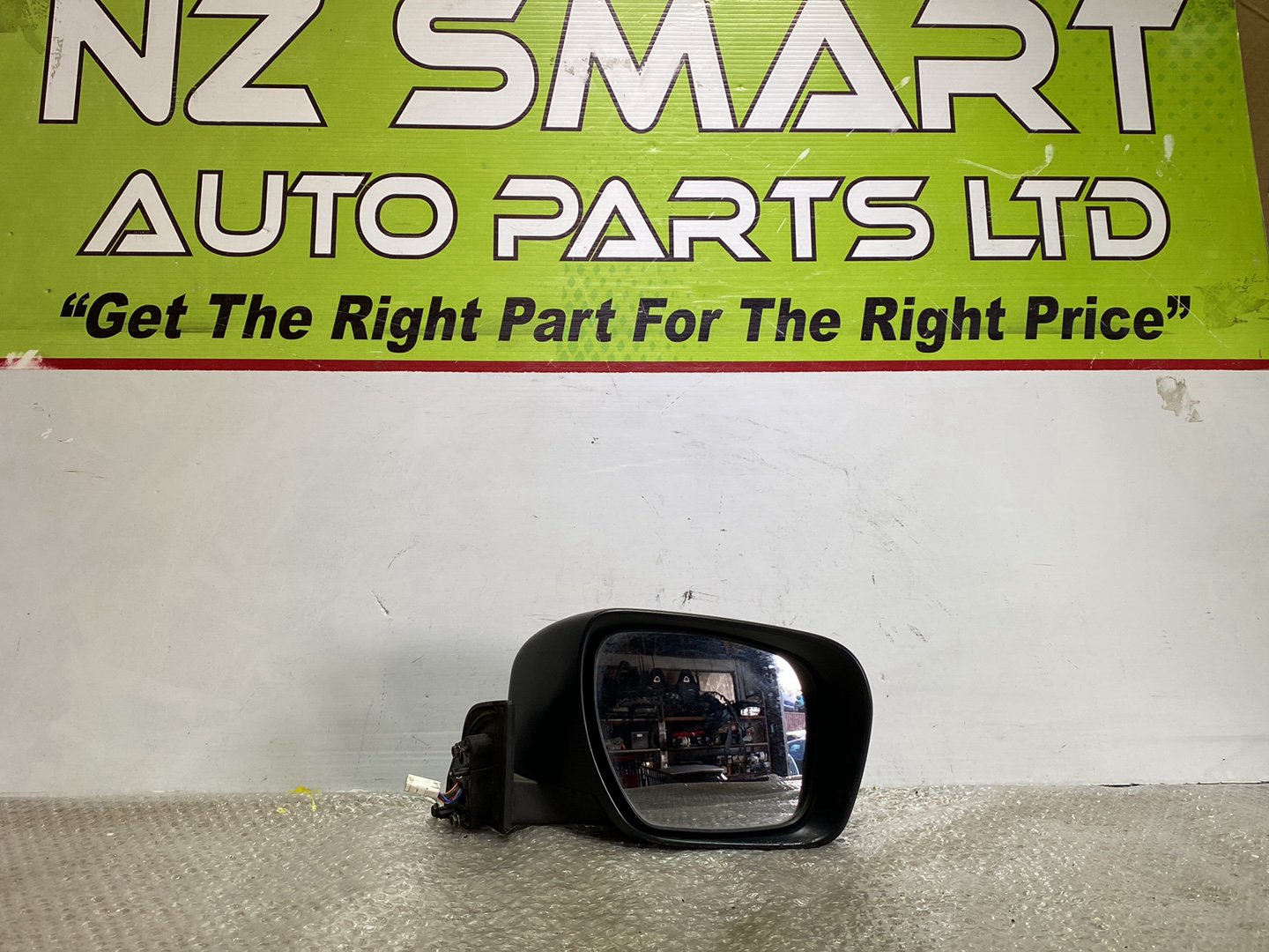 2006 Mazda MPV- Right Door Mirror PN: 7 wires