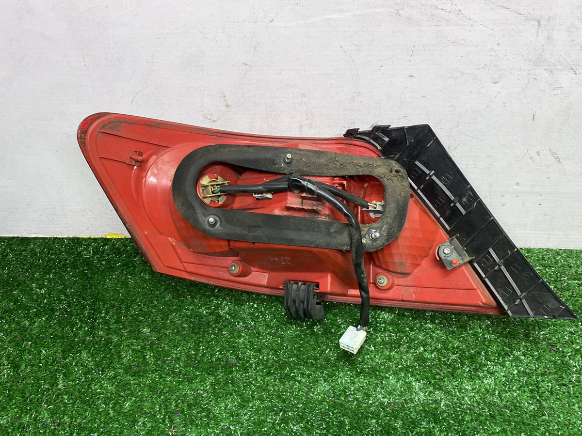2005 Used Toyota Mark X - Right Taillight PN: KOITO 22-333