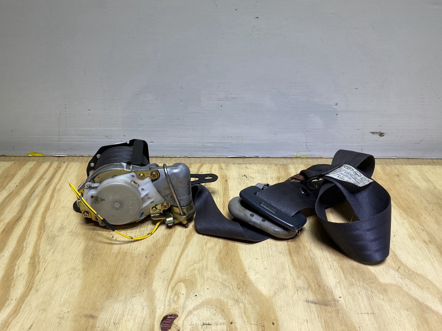 1998 Toyota Caldina ST215 - Left Front Seat Belt