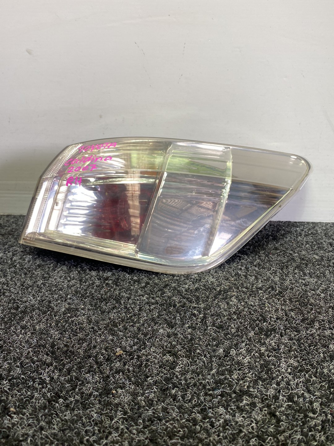 2007 Used Toyota Caldina - Right Taillight PN: 21-68