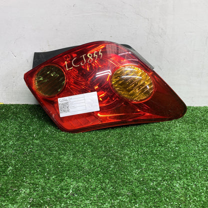 2004 Toyota Ist - Right Taillight PN: KOITO 52-058