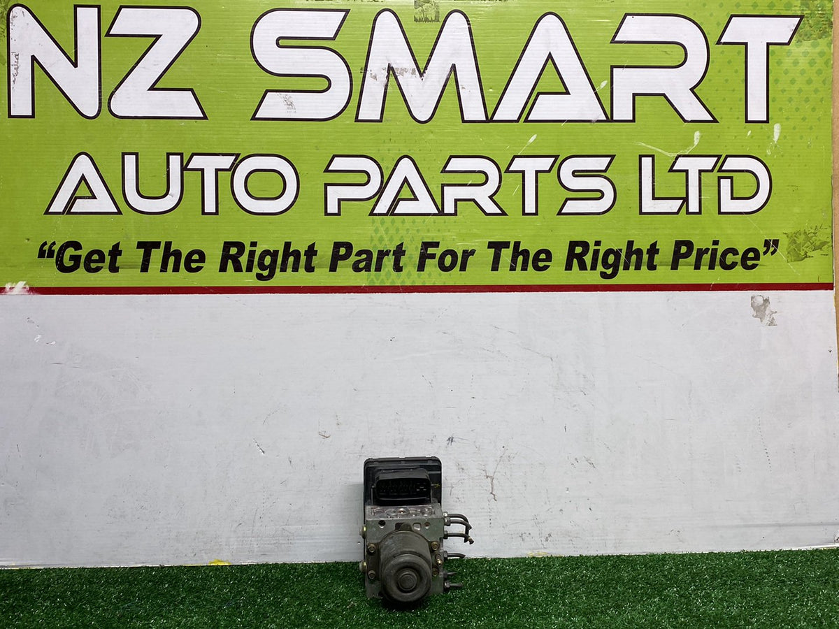 2005 Used Toyota Ist NCP60 - ABS Pump PN: See photos