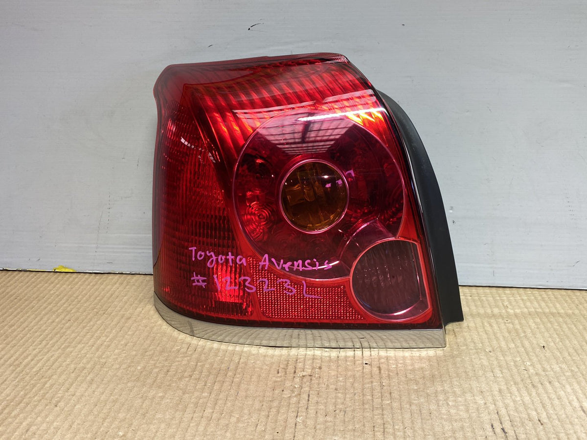 2006 Used Toyota Avensis AZT250 - Left Taillight PN: see photo