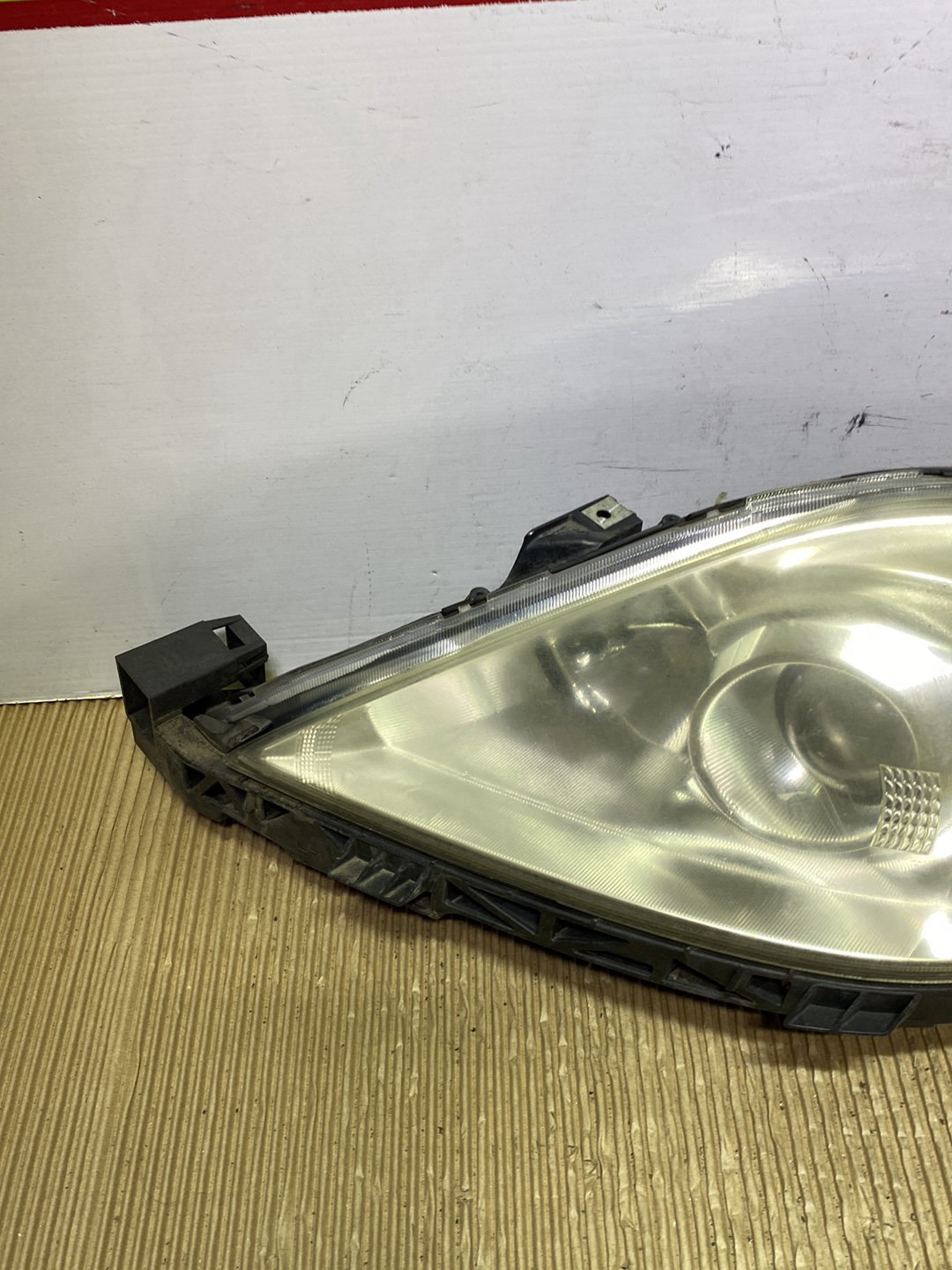 2009 Mazda Premacy- Left Headlight PN: STANLEY 3550