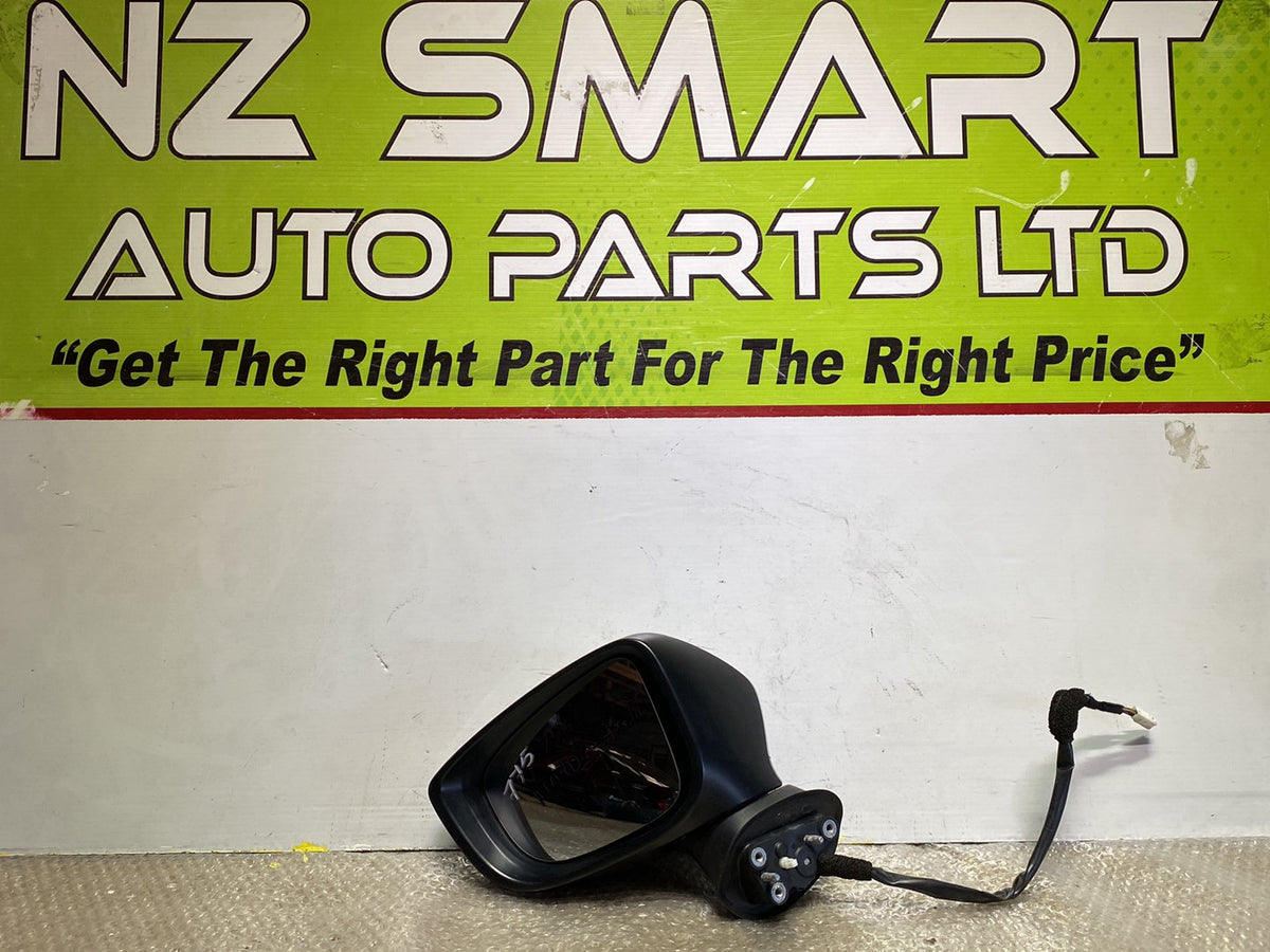 2016 Mazda Axela- Left Door Mirror/ PN: 6 wires
