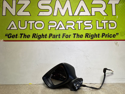 2016 Mazda Axela- Left Door Mirror/ PN: 6 wires