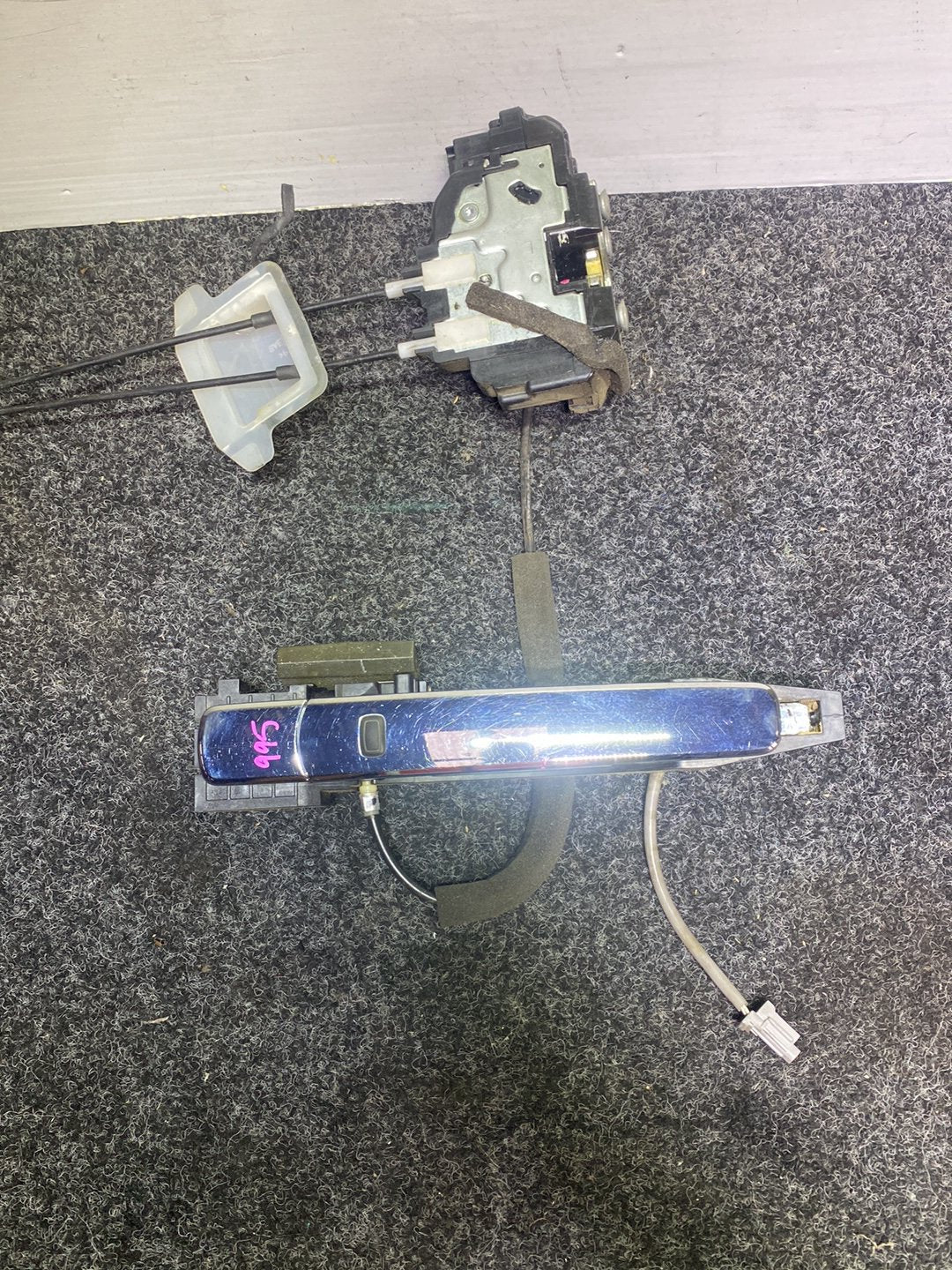 2005 Nissan Murano PNZ50 - Left Front Door Exterior Handle