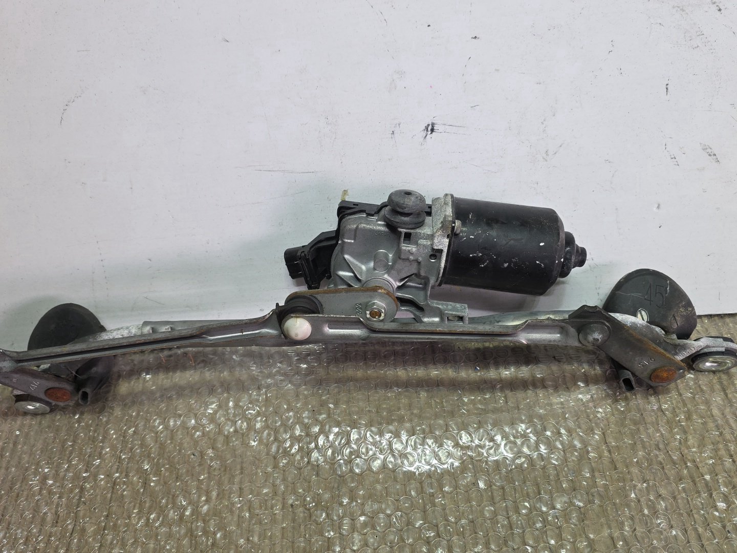 2011 Used Toyota Prius W20- Front Wiper Motor PN: see the photos