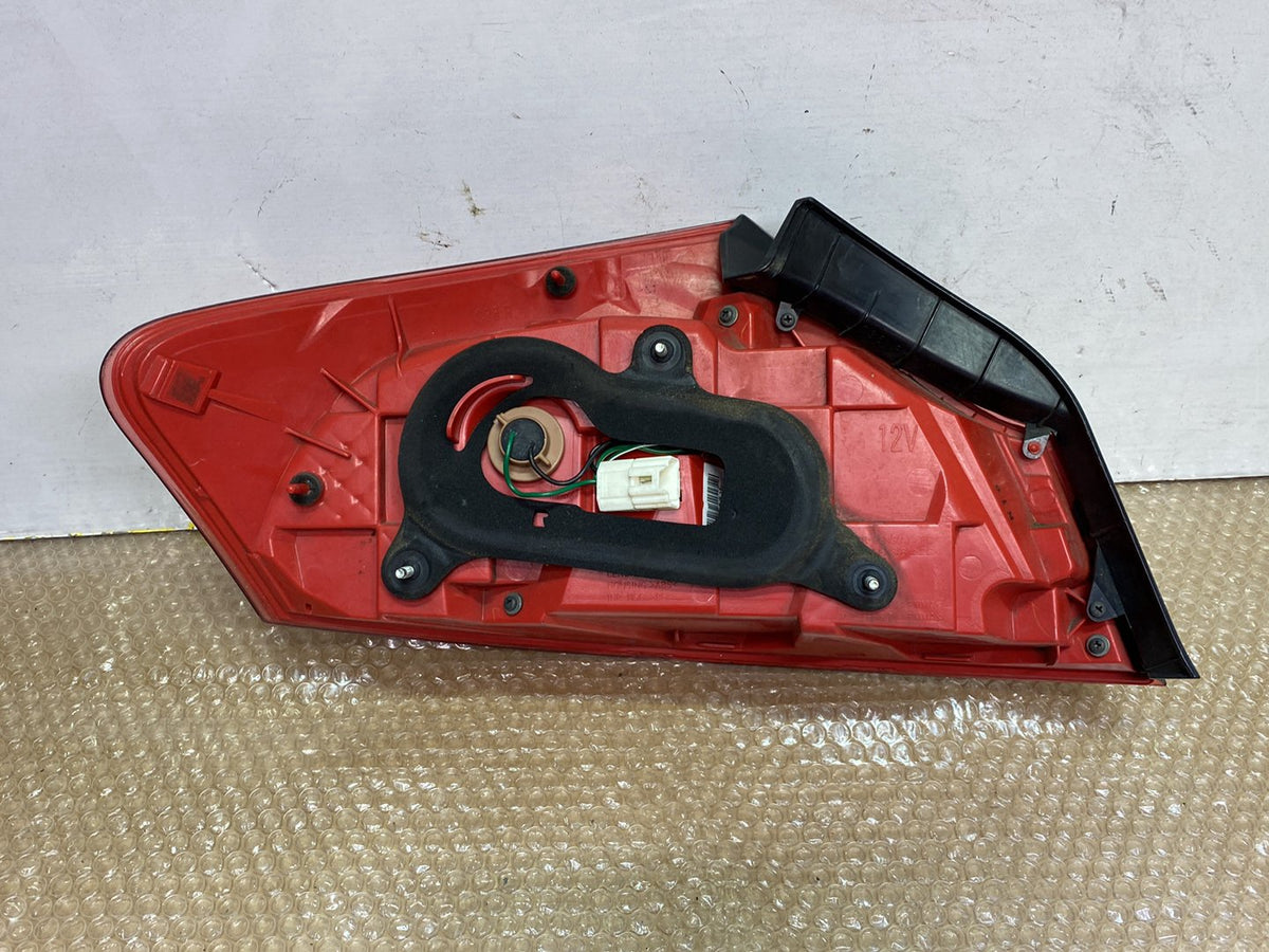 2008 Nissan Skyline - Right Taillight PN: C36