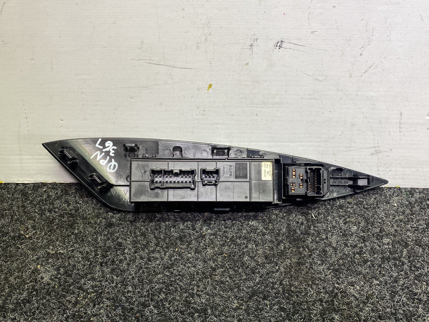 2012 Nissan Leaf - Master Power Window Switch