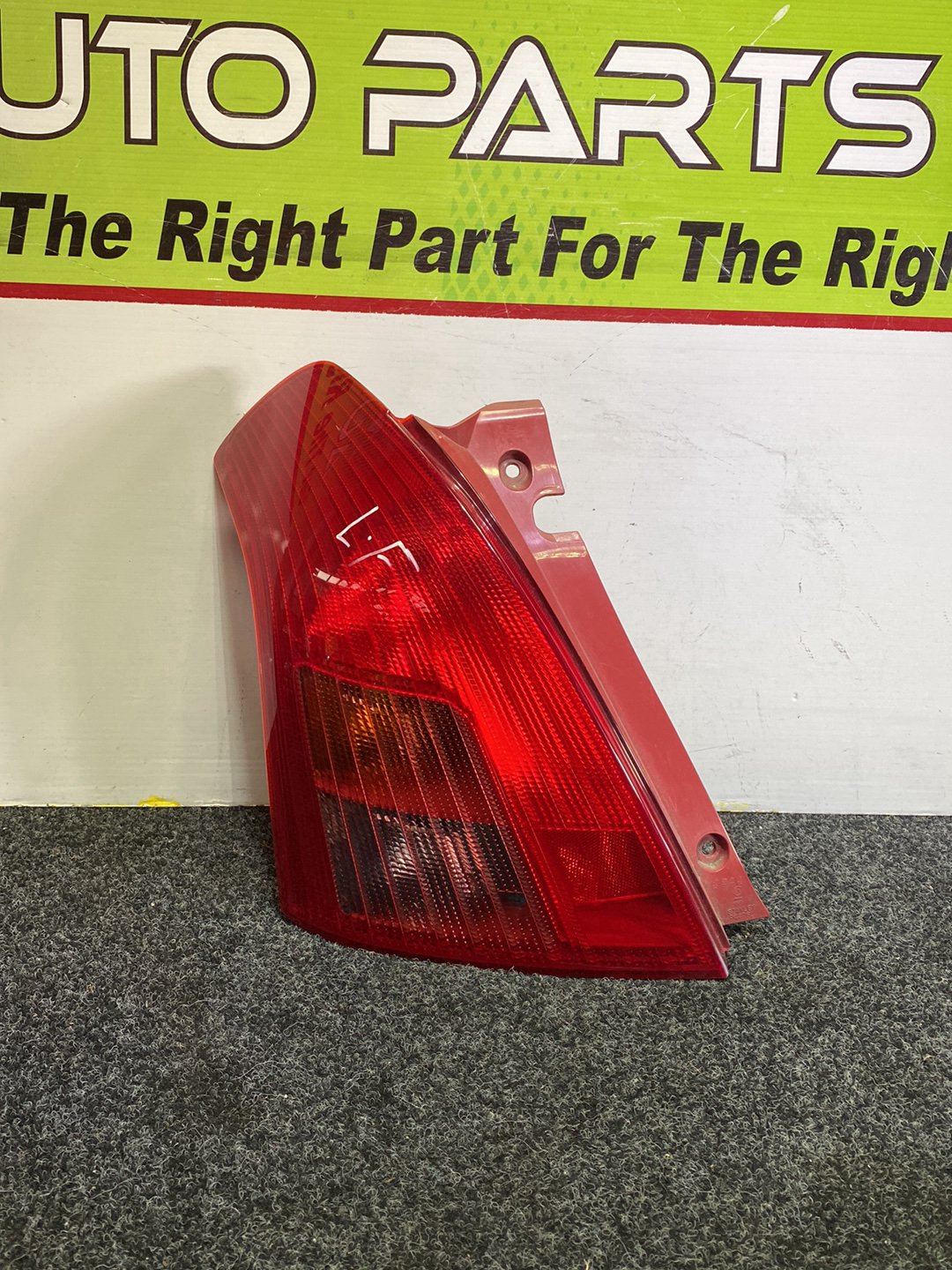 2004 Suzuki Swift - Left Taillight PN: STANLEY P4476L
