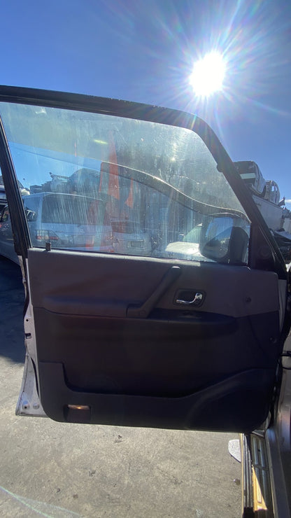 1997 Mitsubishi Pajero V25      Dismantling For Parts
