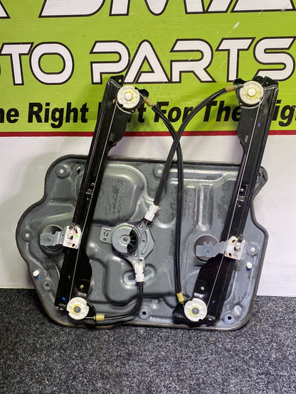 2008 Nissan Dualis - Left Front Window Regulator/Motor