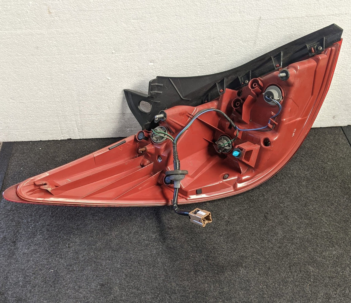 2008 Nissan Tiida - Right Taillight PN: P7511 F/Lift