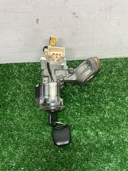 2006 Used Toyota Caldina - Ignition With Key PN: 2039B