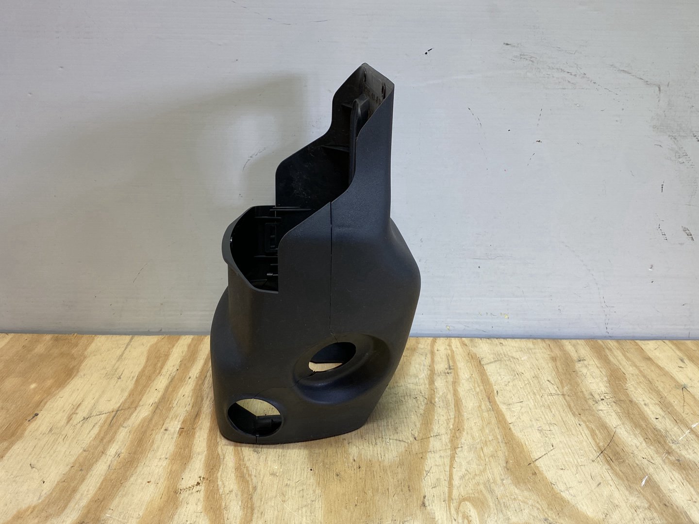 2006 Toyota Yaris - Steering Column Shroud