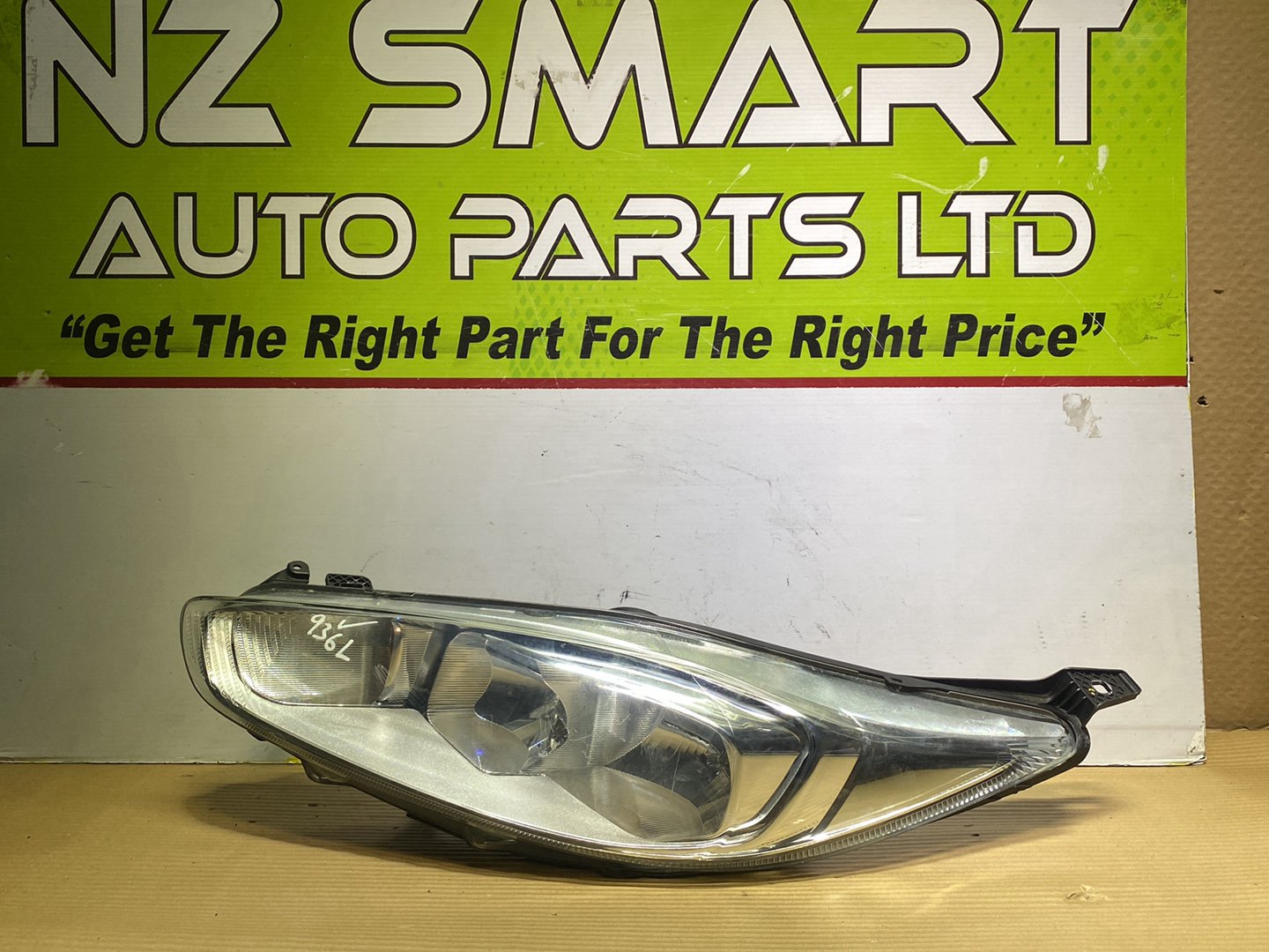 2014 Ford Fiesta- Left Headlight PN: