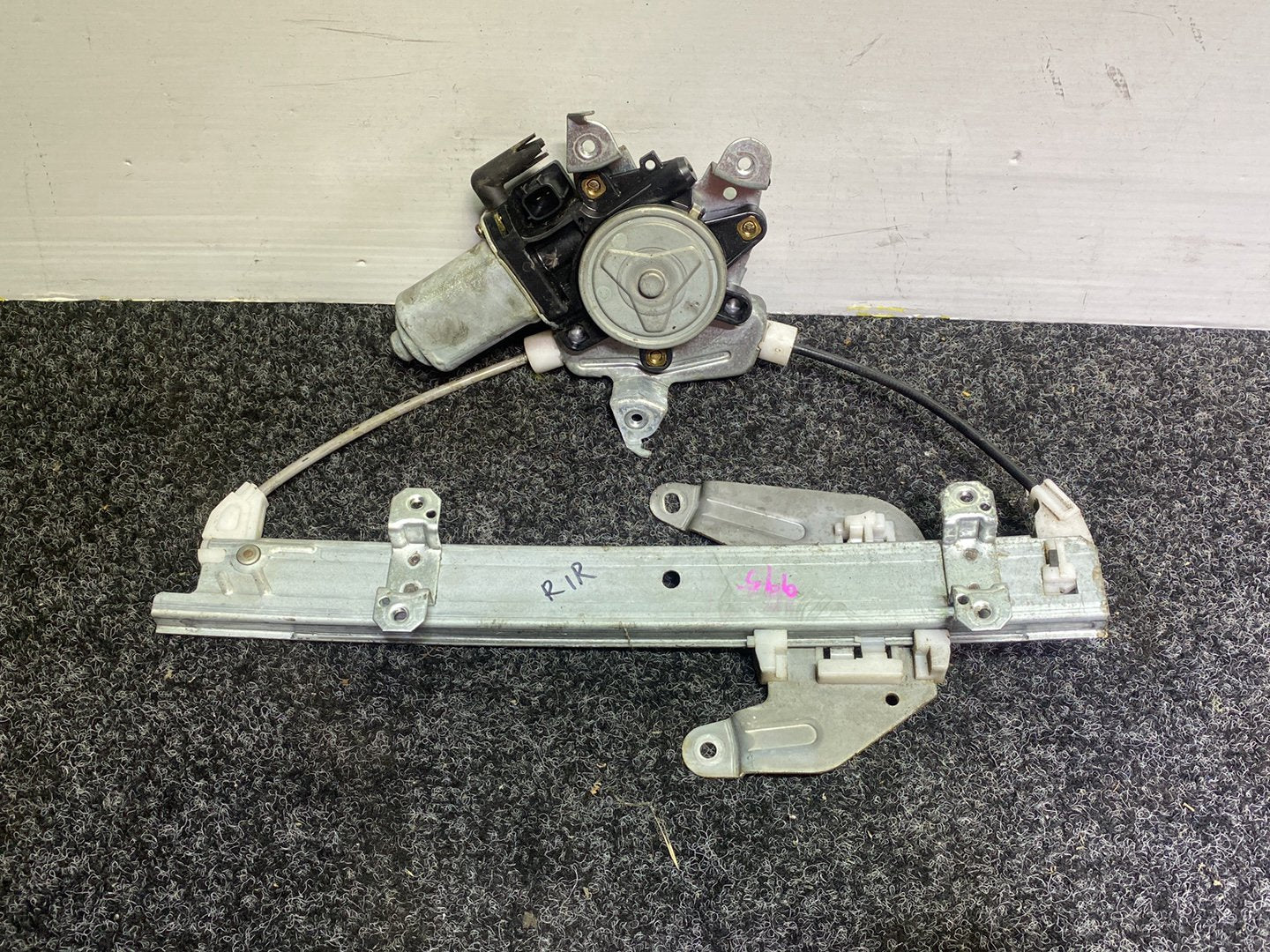 2005 Nissan Murano PNZ50 - Right Rear Window Regulator/Motor