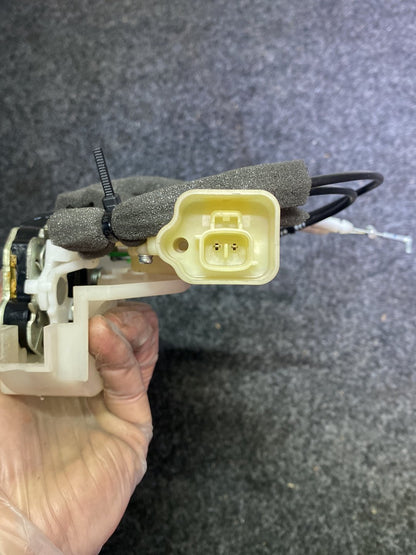 2014 Holden Colorado - Left Front Door Lock Actuator