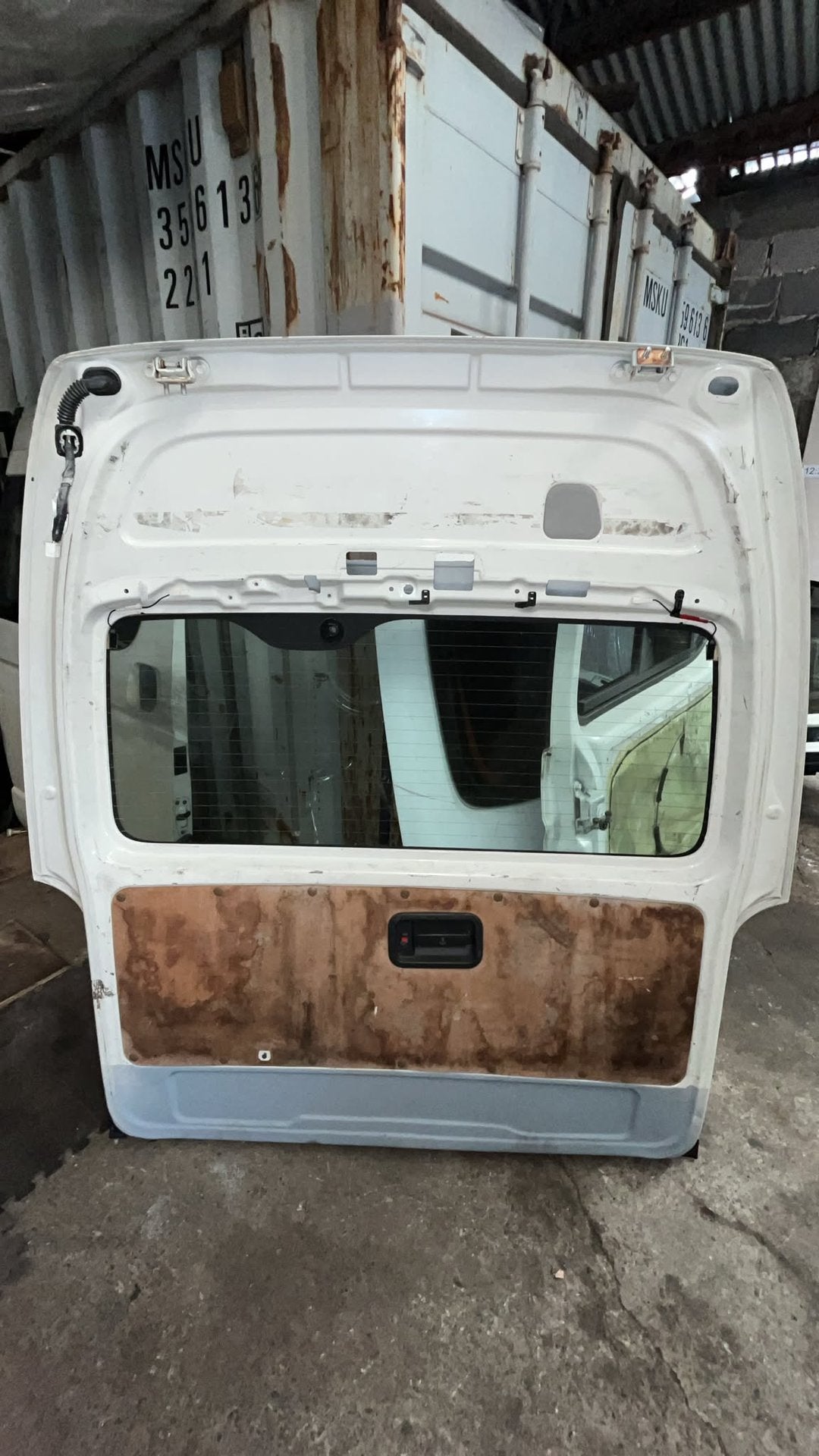 2012 Toyota Hiace - Tailgate