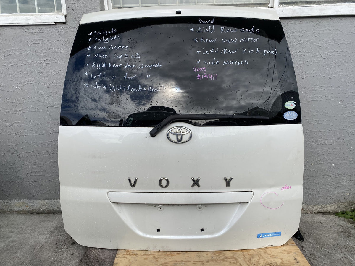2006 Used Toyota Voxy AZR60 - Tailgate