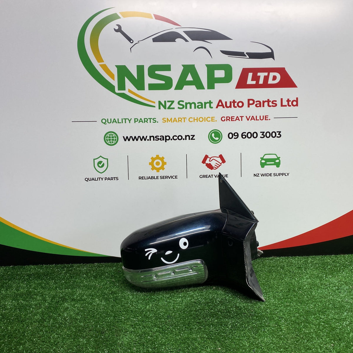 2004 Nissan Elgrand - Right Door Mirror PN: 7 wires