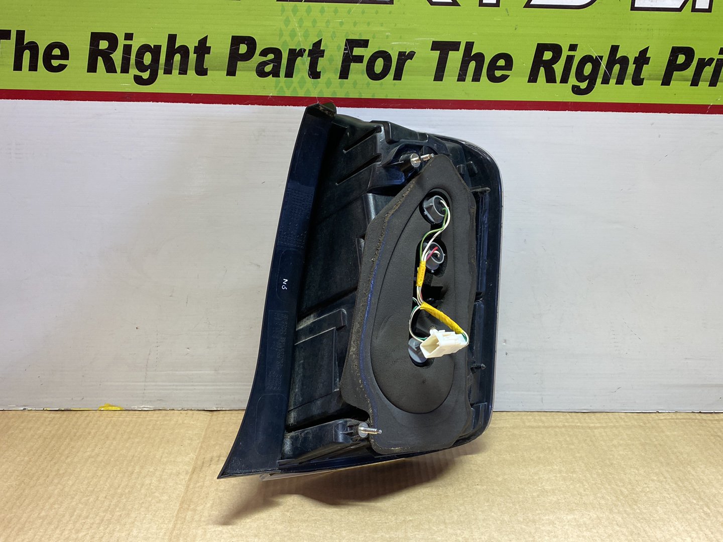 2008 Used Toyota Prius NHW20 - Left Taillight PN: STANLEY 47-13