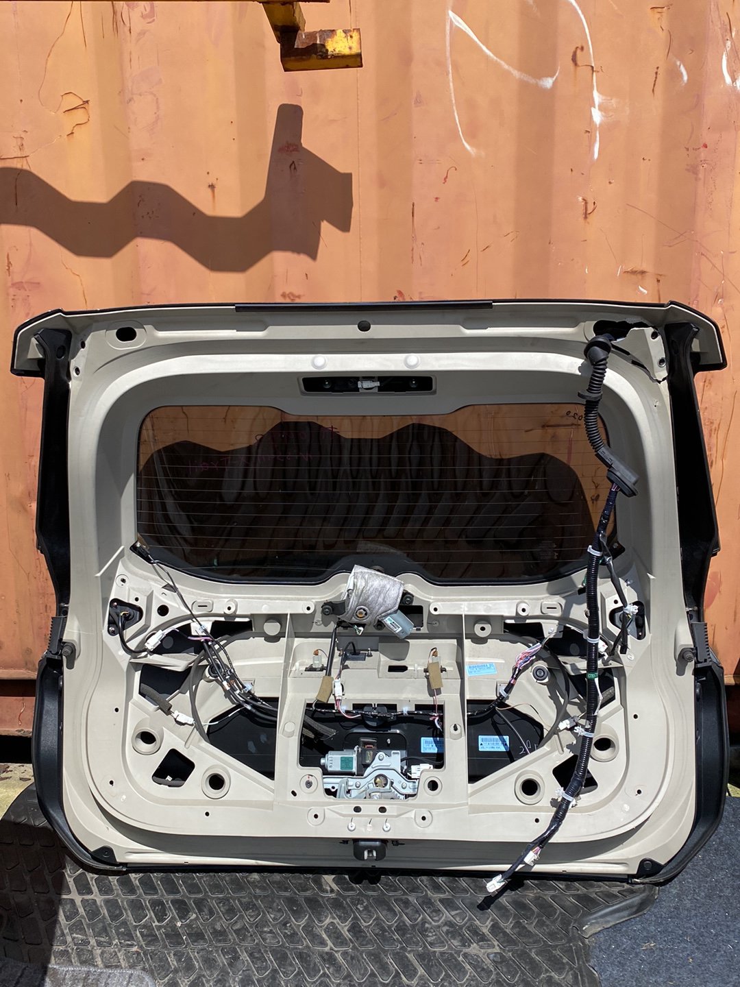 2014 Nissan X-Trail- Tailgate PN: