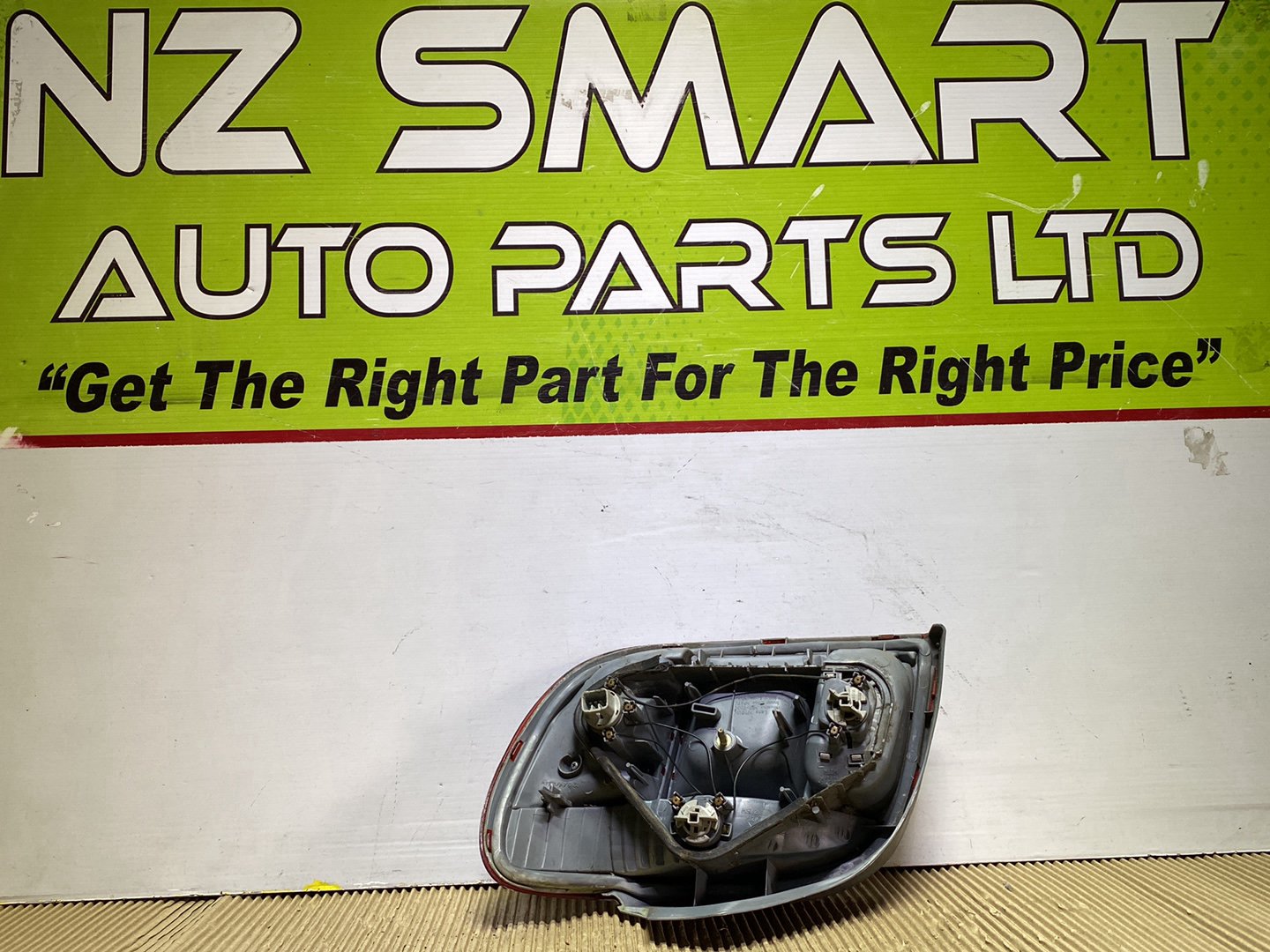 2004 Used Toyota Vitz- Left Taillight PN: 52-162